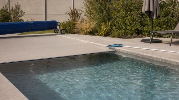 Équipement & accessoires : quelles solutions pour couvrir sa piscine efficacement