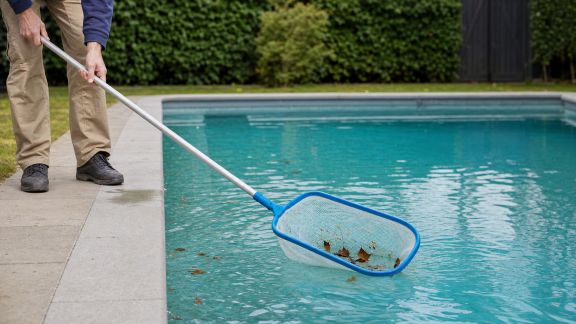 Nettoyage de printemps : guide pour remettre sa piscine en état