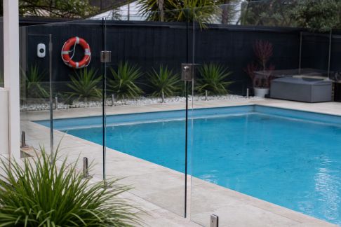 Sécurité piscine : étapes essentielles pour une mise en conformité