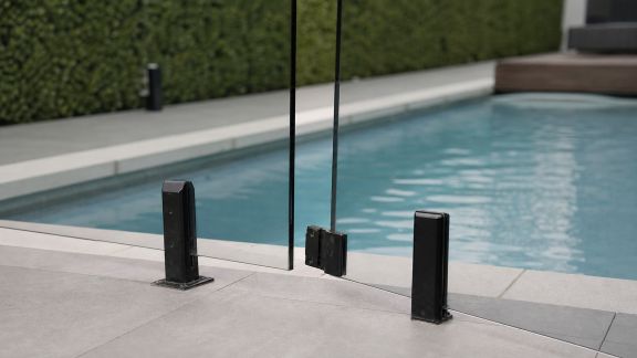 Sécurité piscine : erreurs à éviter lors de l’installation des barrières