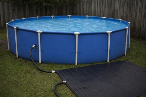Solutions pour chauffer une piscine hors-sol sans se ruiner