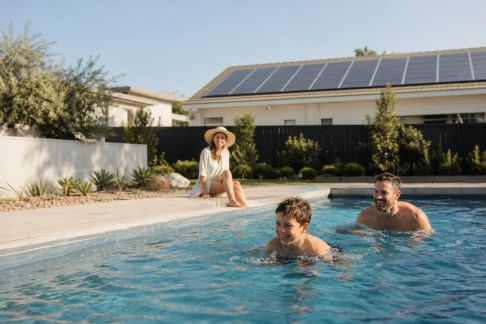 Faut-il privilégier le chauffage solaire pour votre piscine familiale ?