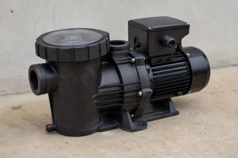 Pompes de filtration : performances, consommation et conseils pratiques
