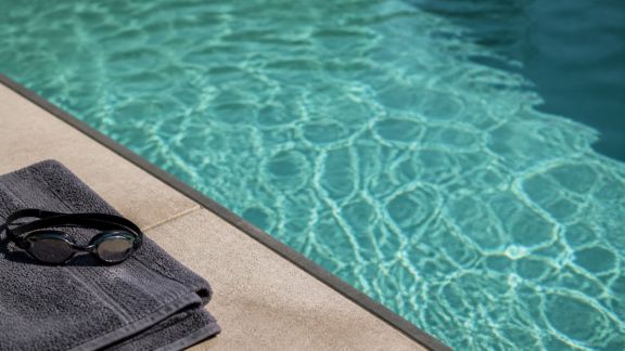 Comment prévenir l’apparition d’une eau trouble après la baignade ?