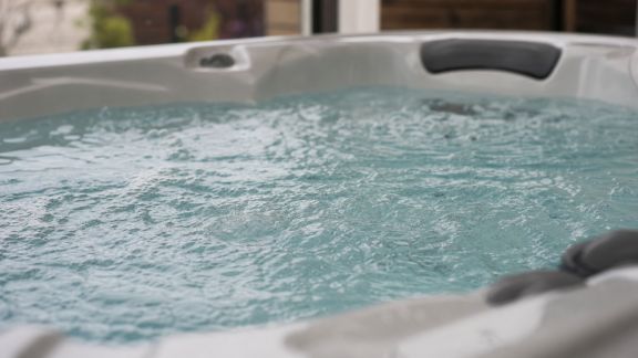 Comment prévenir l’apparition de mousse dans l’eau de votre spa