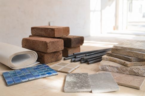 Construction piscine : liste des matériaux recommandés pour chaque budget