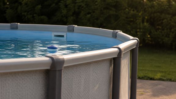 Comment gérer efficacement le niveau d’eau dans une piscine hors-sol ?