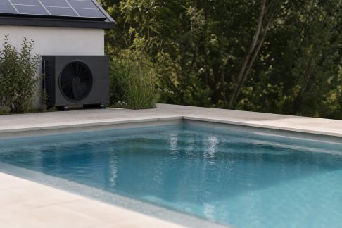 Chauffage piscine : solutions les plus économiques à l’année